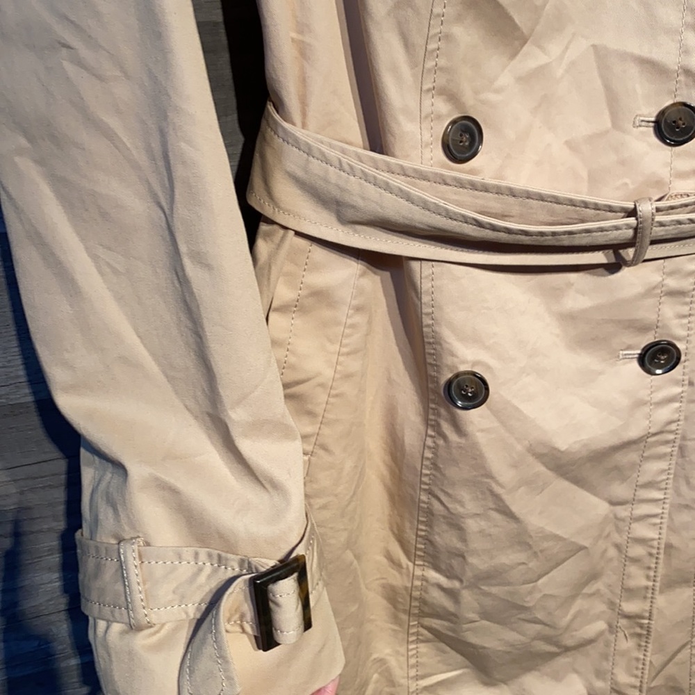 Banana Republic Classic Trench Coat • Size M • Tailored Double-Breasted - Picture 2 of 6